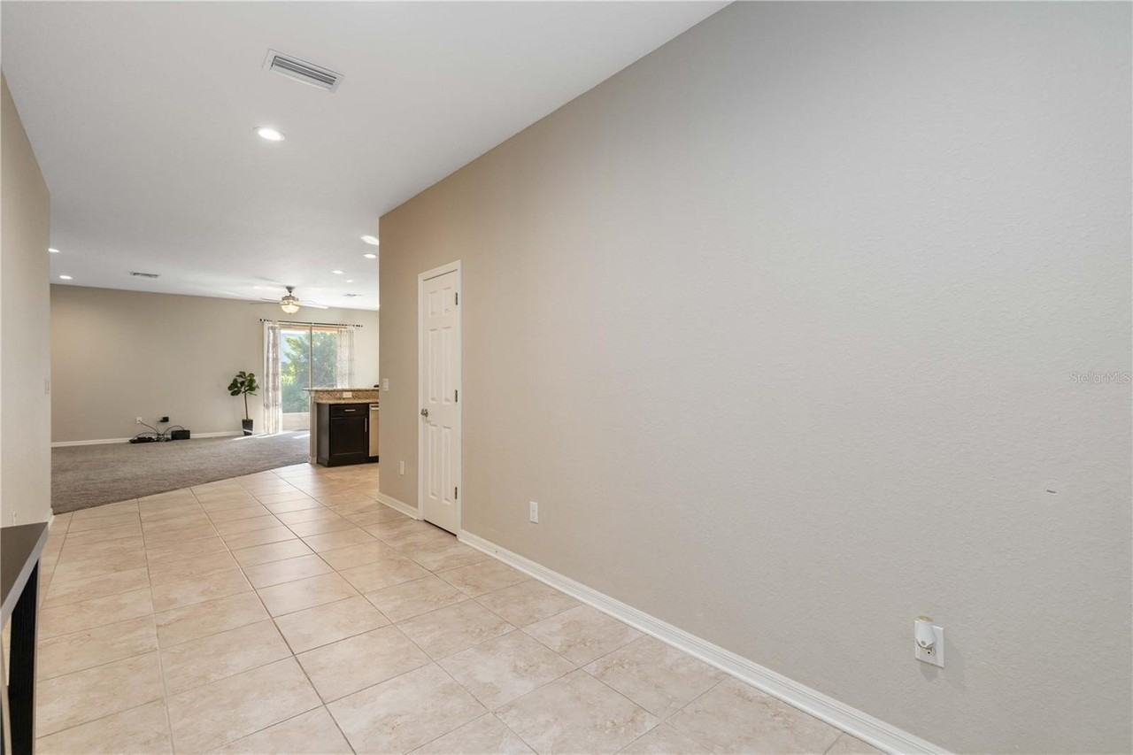 1218 Grantham Dr - Photo 4 of 44