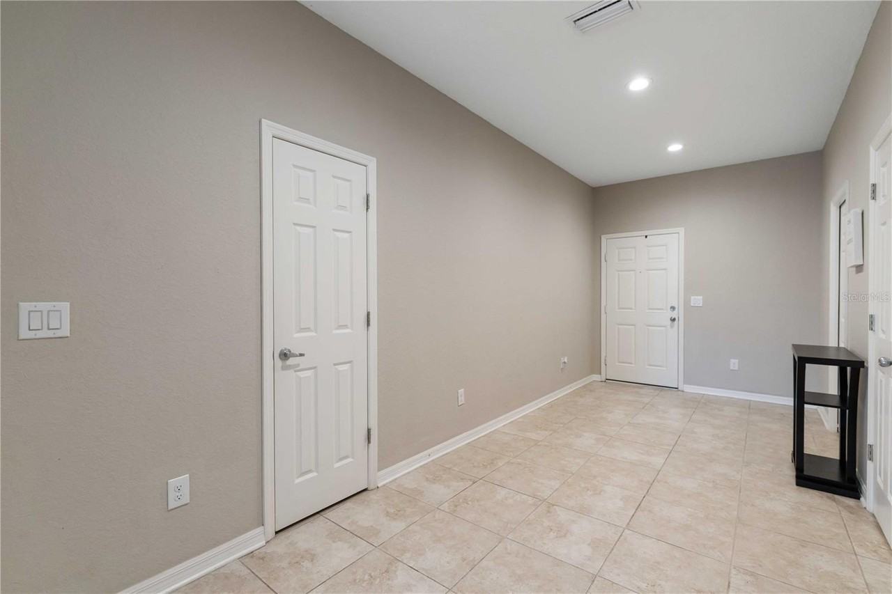 1218 Grantham Dr - Photo 6 of 44