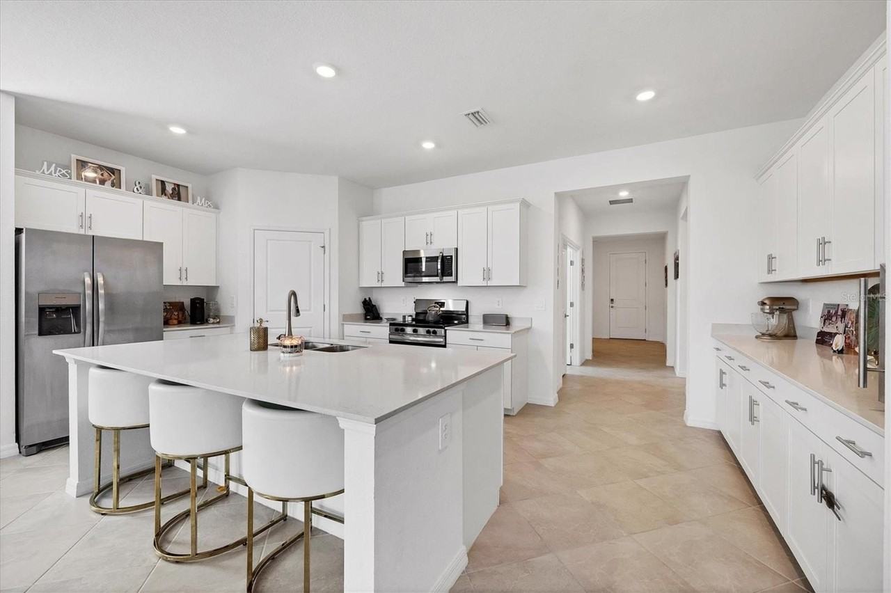 11314 Pinot Dr - Photo 2 of 50