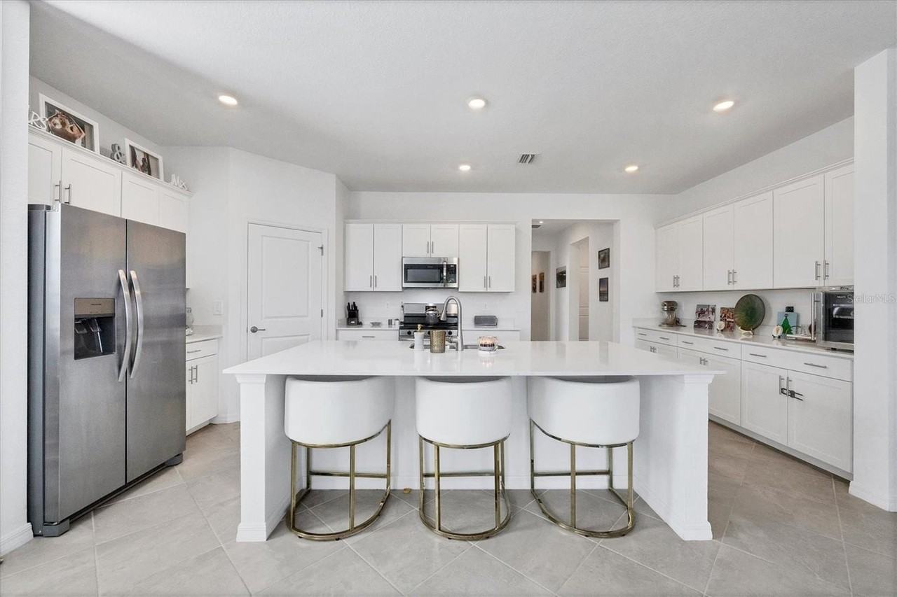 11314 Pinot Dr - Photo 3 of 50