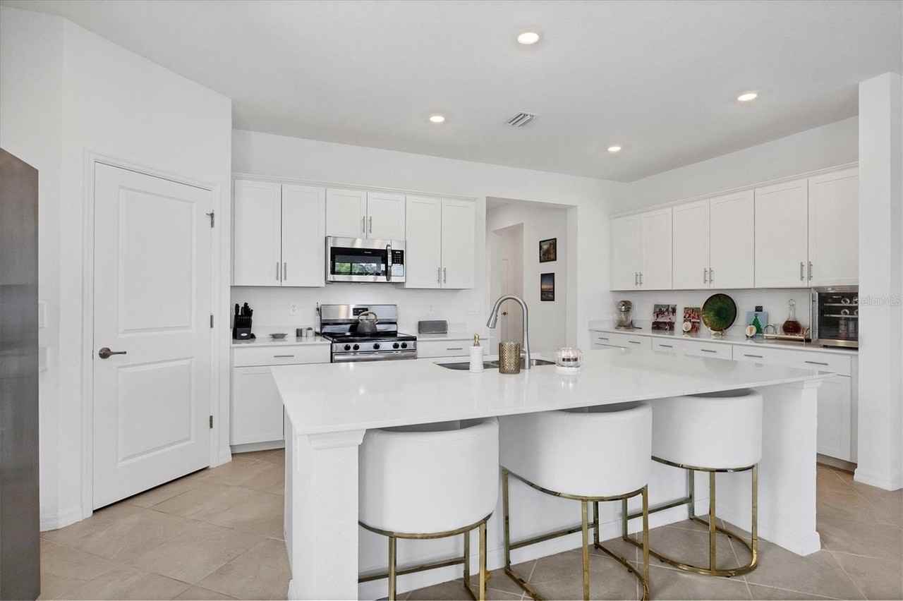 11314 Pinot Dr - Photo 5 of 50