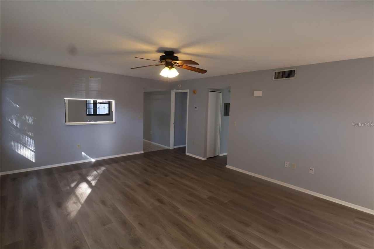 2515 Bayshore Gardens Pkwy #9 - Photo 6 of 10