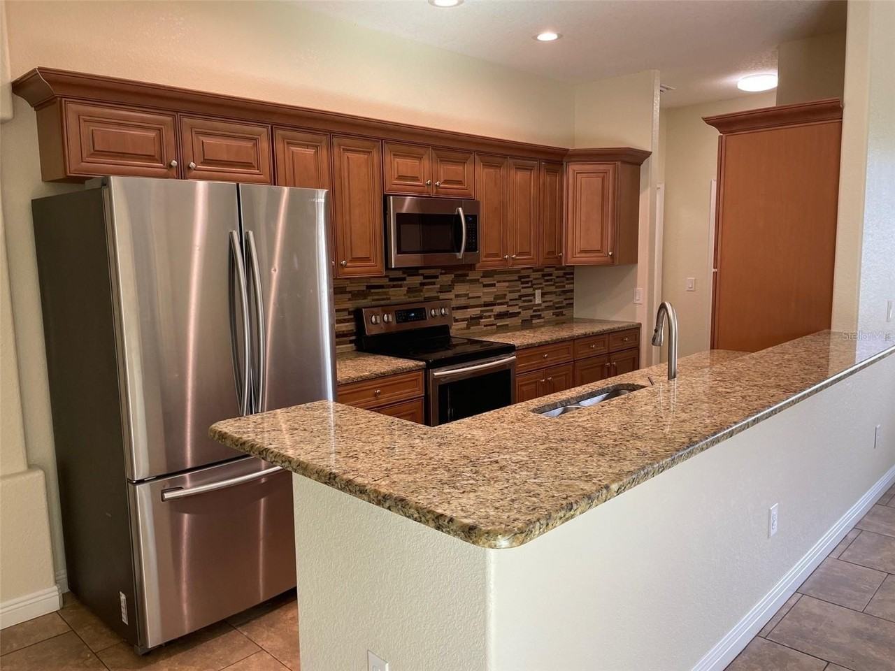 497 Macarthur Dr - Photo 6 of 14