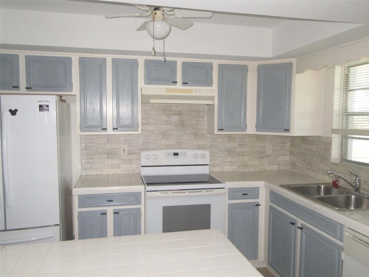 64 Annapolis Ln - Photo 5 of 19