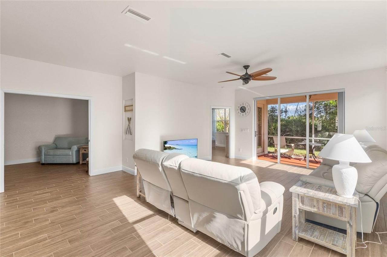 1937 Scarlett Ave - Photo 5 of 50