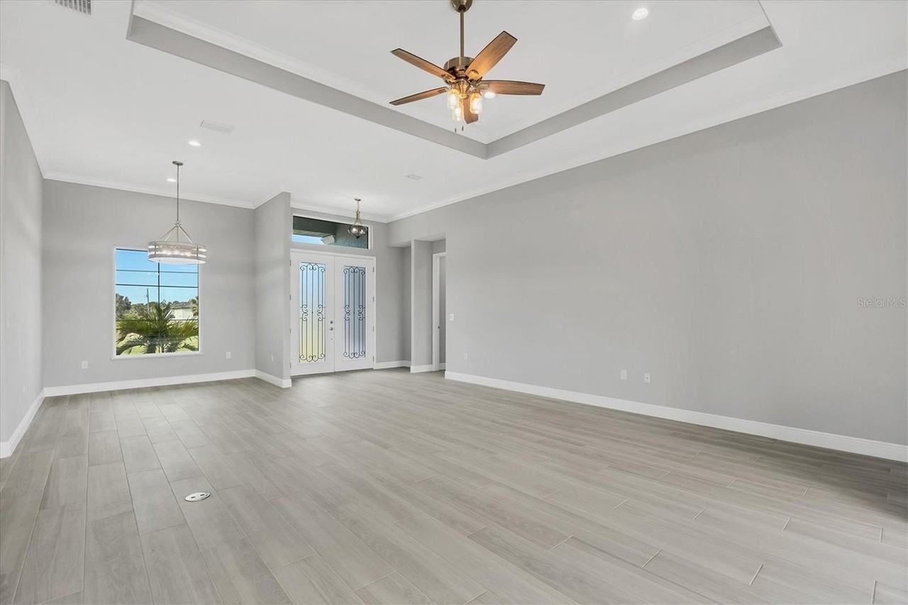 216 W Pine Valley Ln - Photo 7 of 50