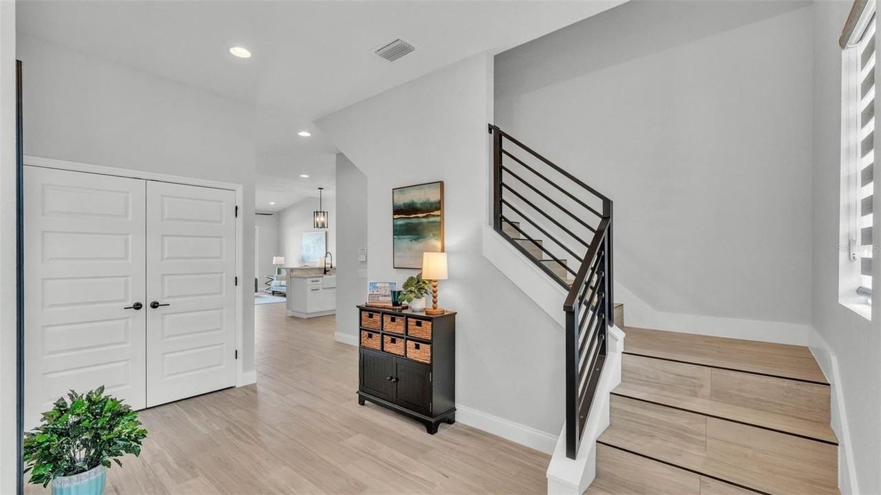 1163 Windjammer Dr - Photo 4 of 38