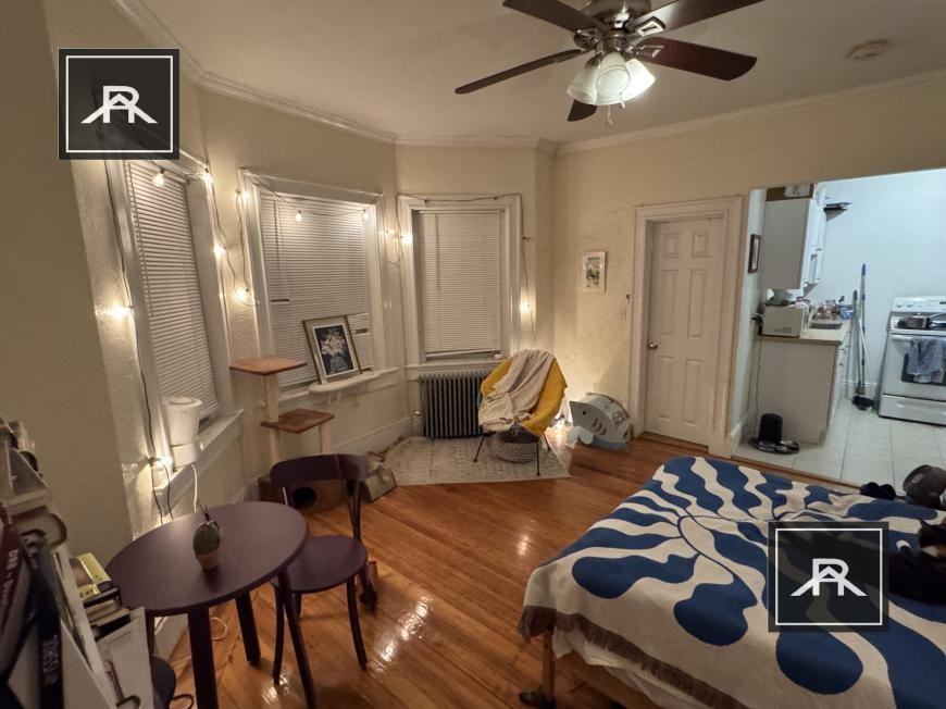 383 Harvard St - Photo 4 of 9