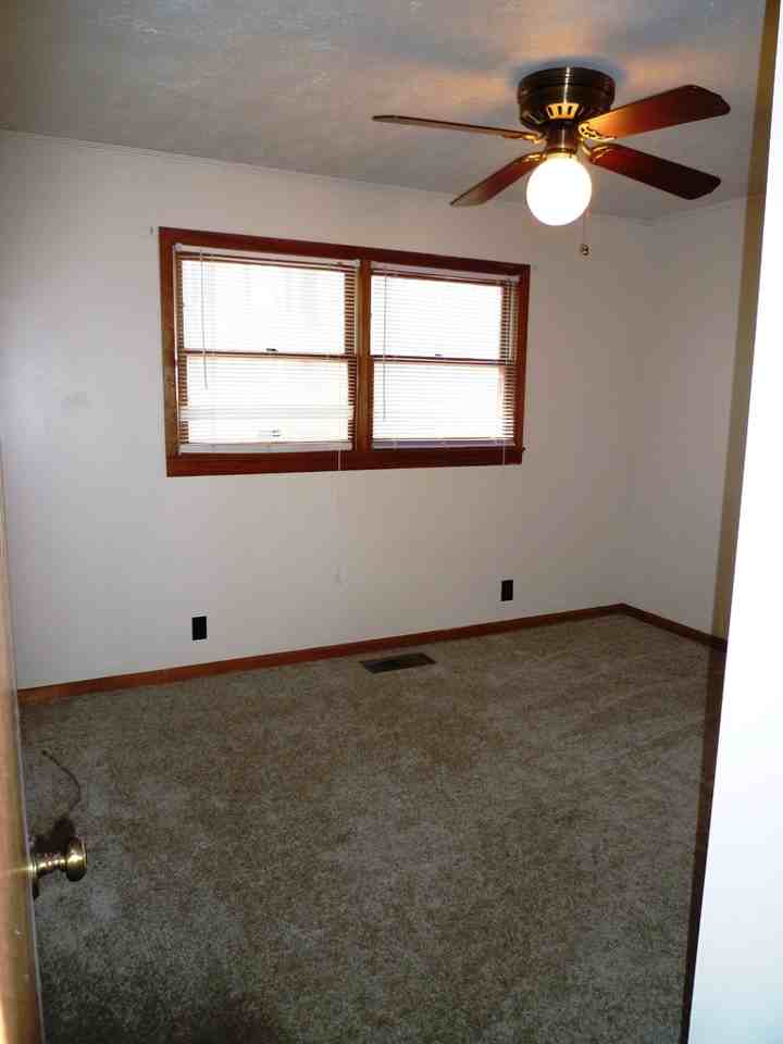 150 Admiralty Way NW - Photo 2 of 20