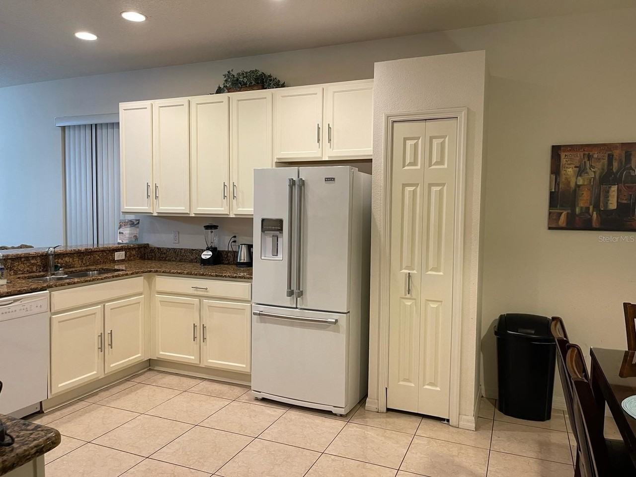 1010 Tourmaline Dr - Photo 5 of 46