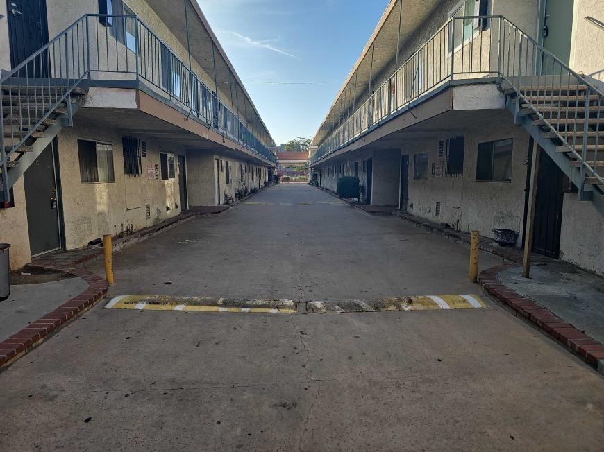 4646 Laurel Canyon Blvd