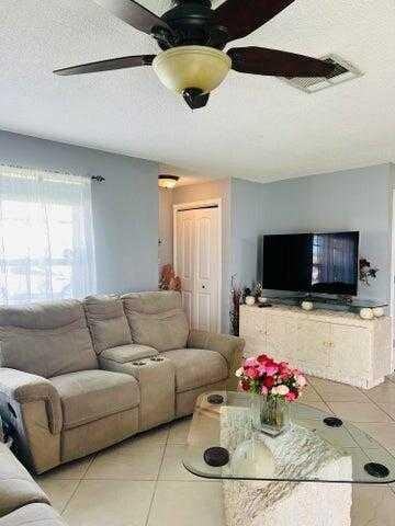 4301 Nw 1st Ter - Photo 7 of 9