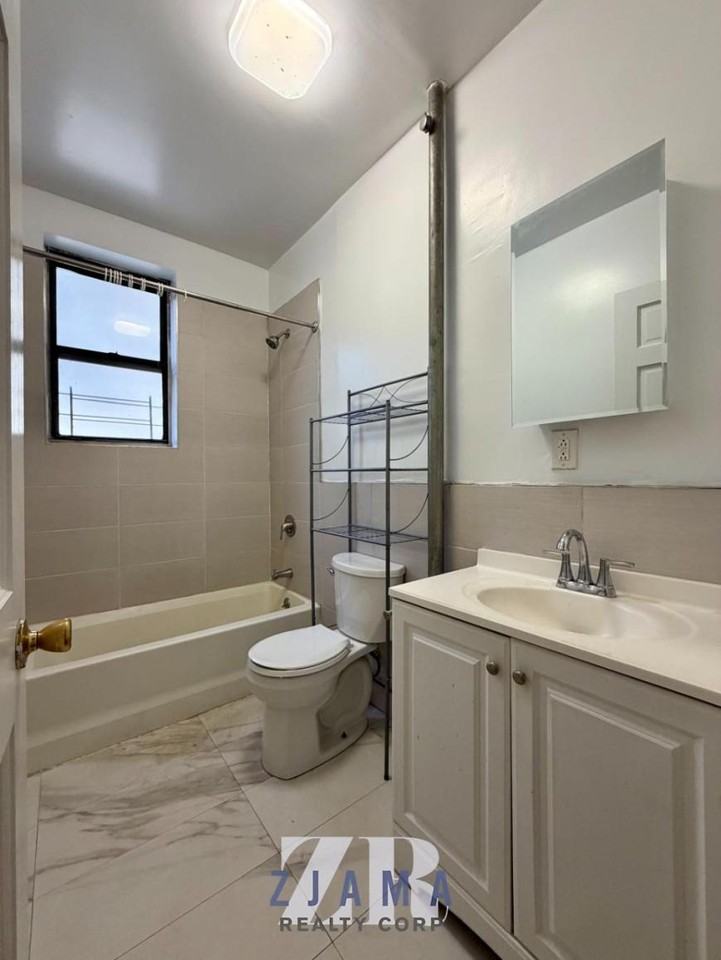 1356 Pacific St - Photo 3 of 4