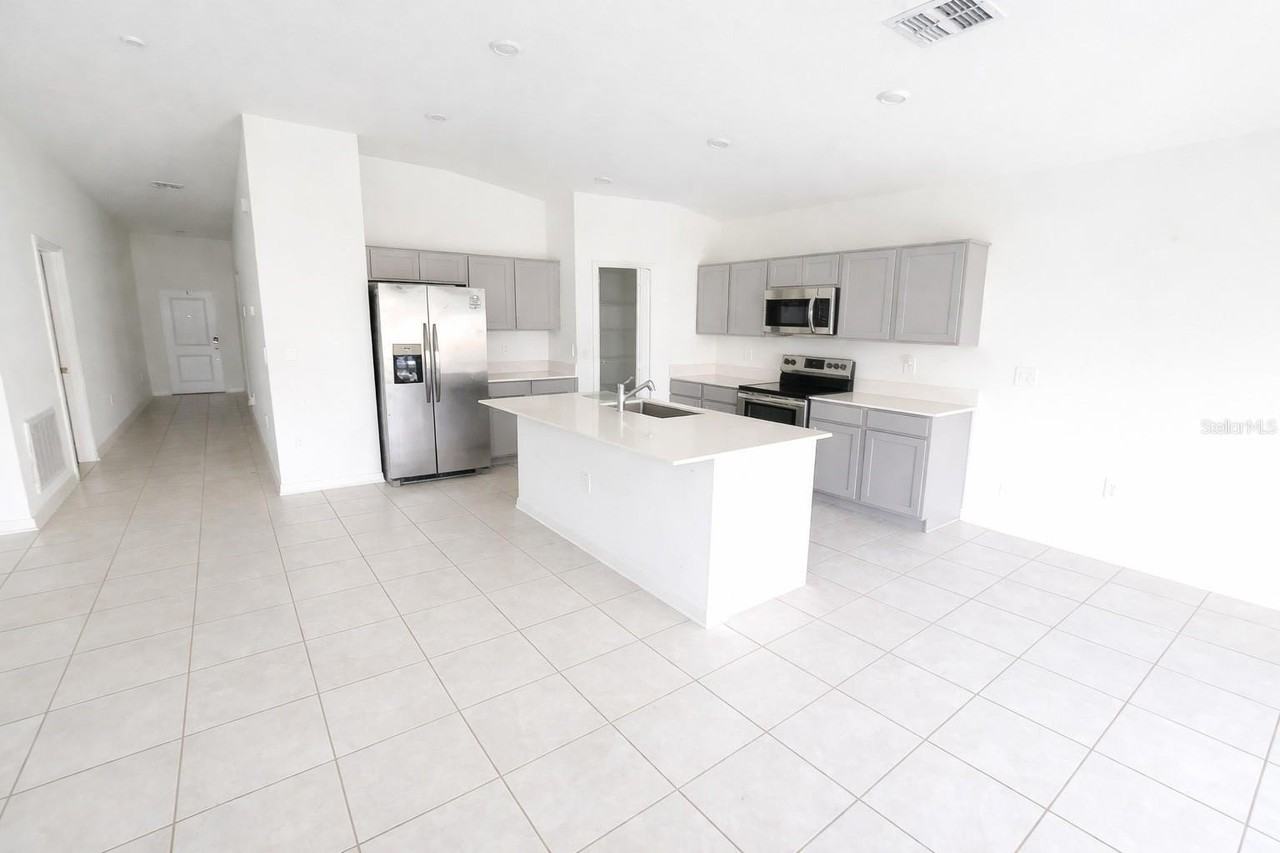 1449 Austin Ter - Photo 2 of 18