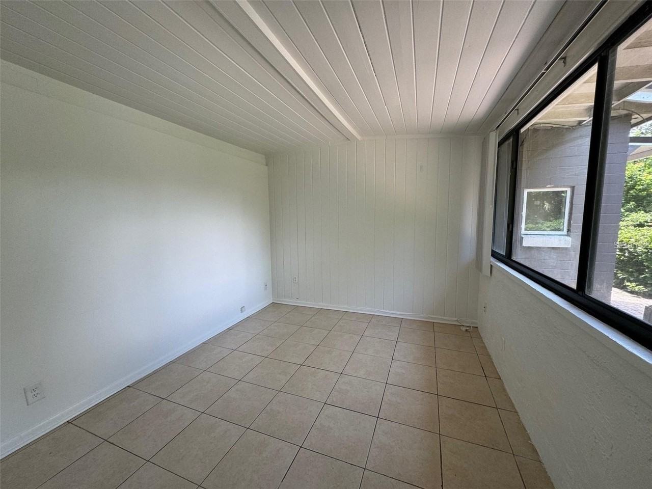 2547 S Mills Ave #2 - Photo 6 of 8