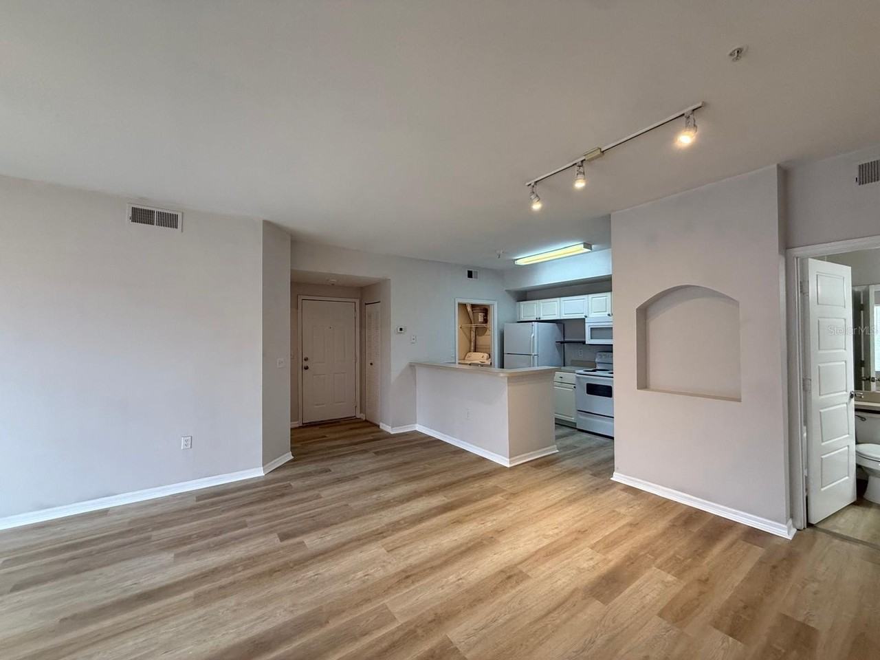 5506 Metrowest Blvd #211 - Photo 7 of 43