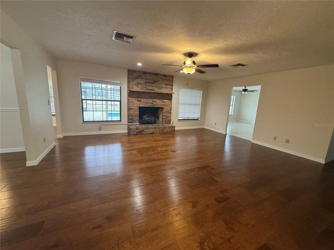 8434 Nw 2nd St - Photo 6 of 33