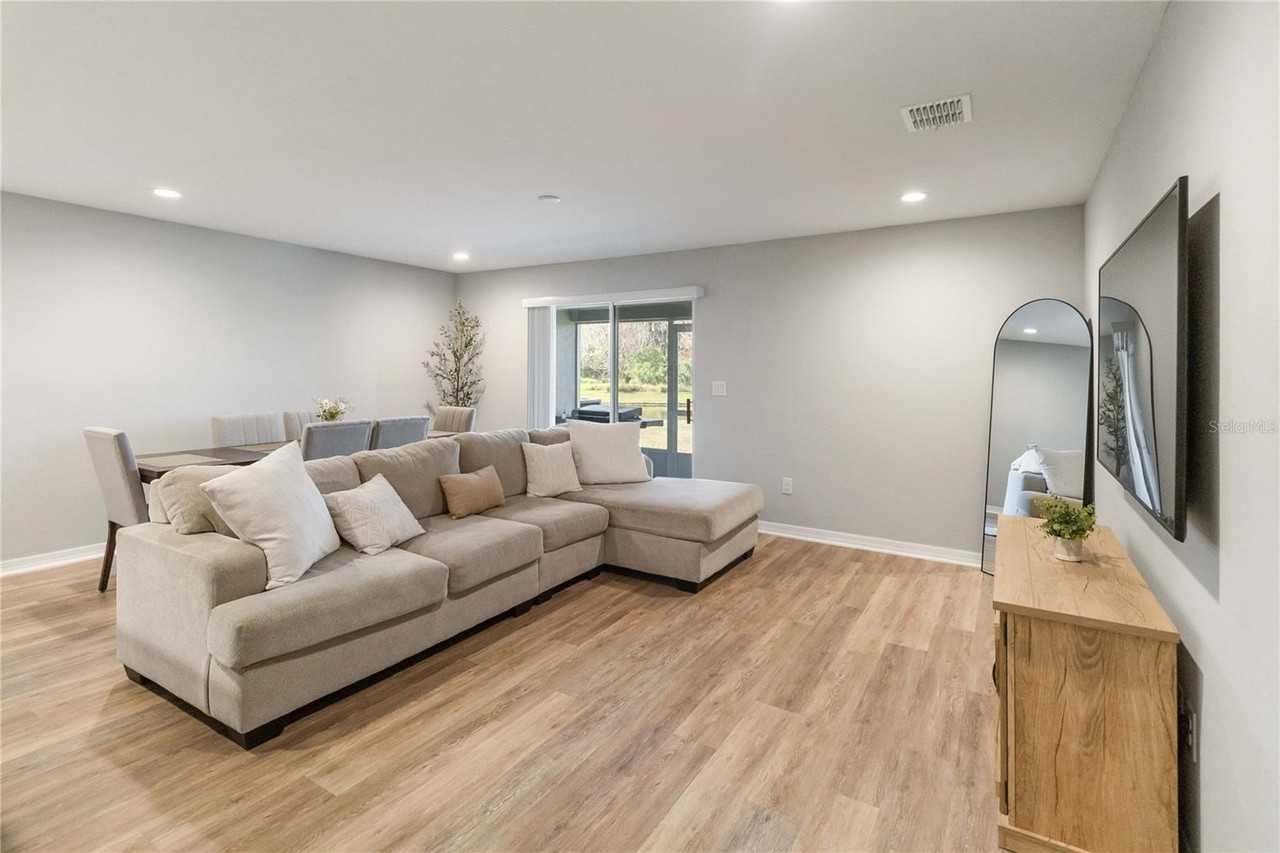 2930 Fieldwood Cir - Photo 3 of 27