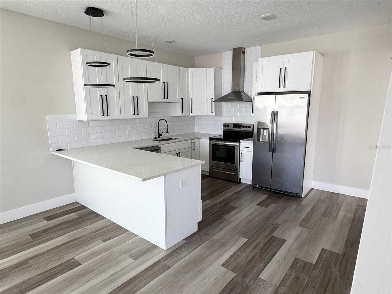 2738 16th Ave N - Photo 4 of 15