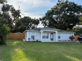 featured image of 911 Valmar St