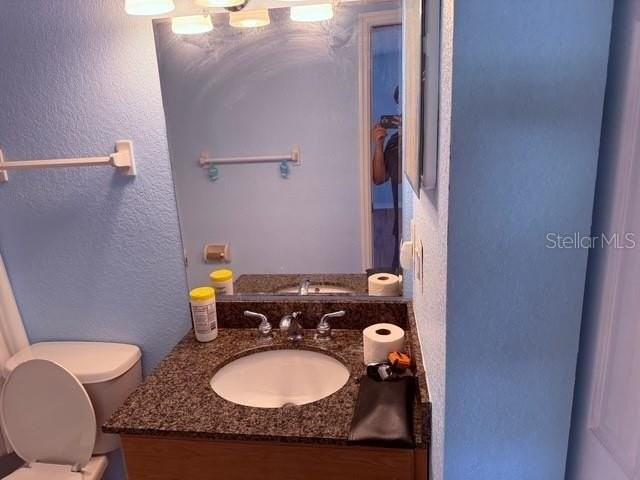 911 Valmar St - Photo 6 of 31