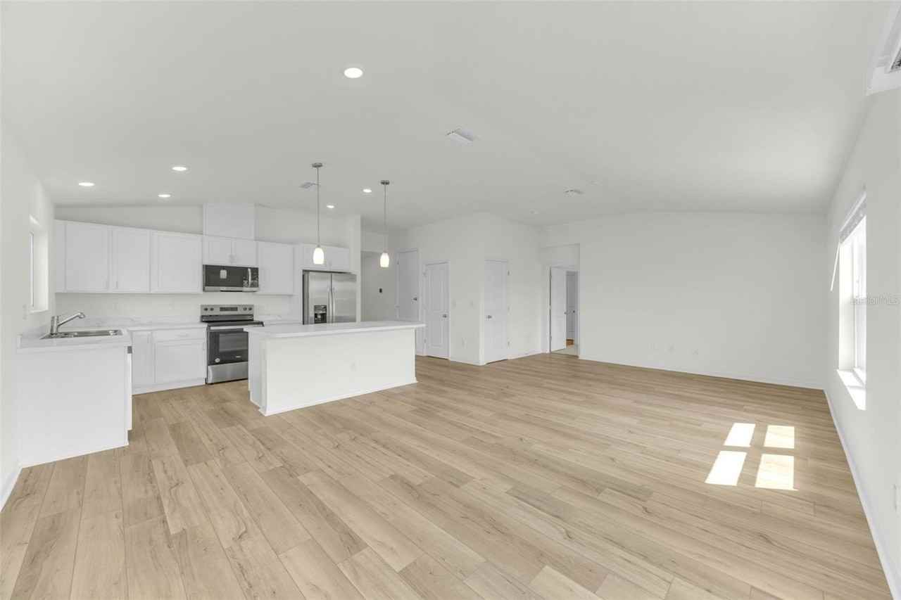 9267 Sandy Bluffs Cir - Photo 5 of 26