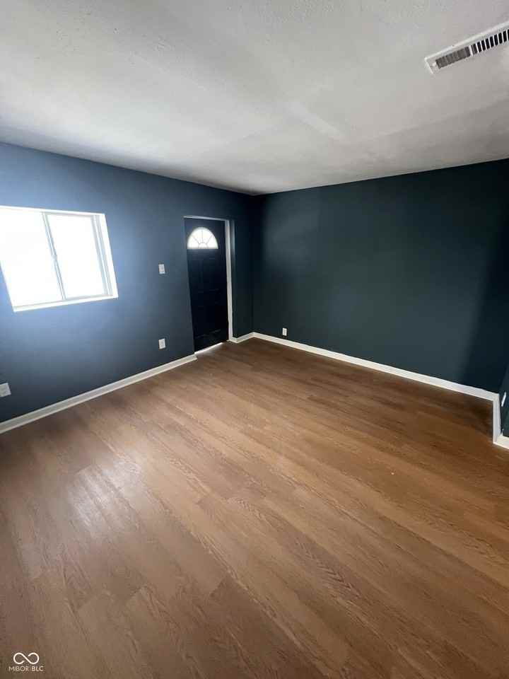 2532 N Temple Ave - Photo 4 of 13