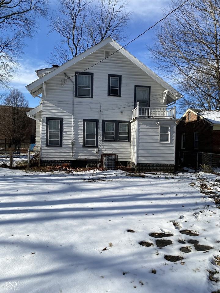 4025 N Kenwood Ave - Photo 2 of 17