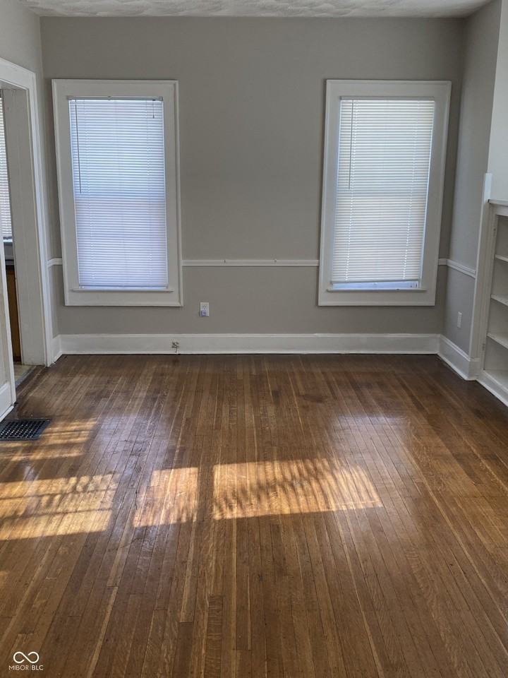 4025 N Kenwood Ave - Photo 5 of 17