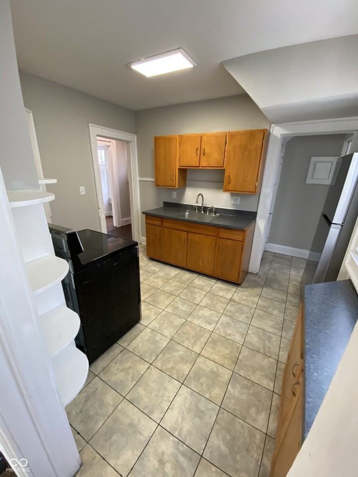 4025 N Kenwood Ave - Photo 7 of 17