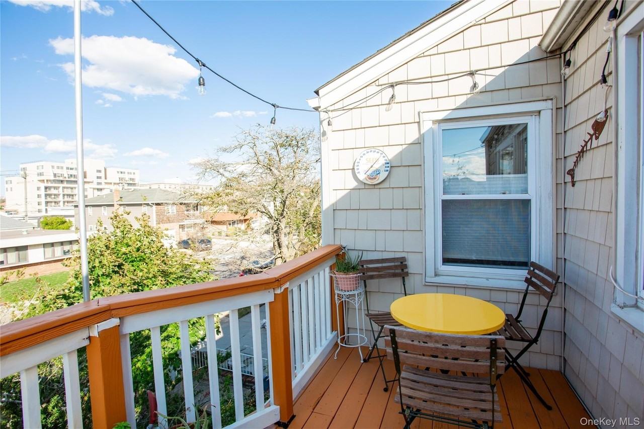 274 W Walnut St - Photo 5 of 17