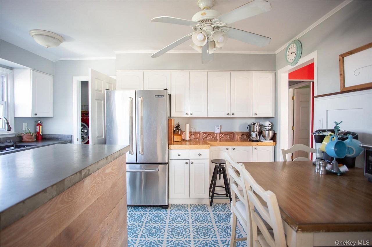 274 W Walnut St - Photo 7 of 17