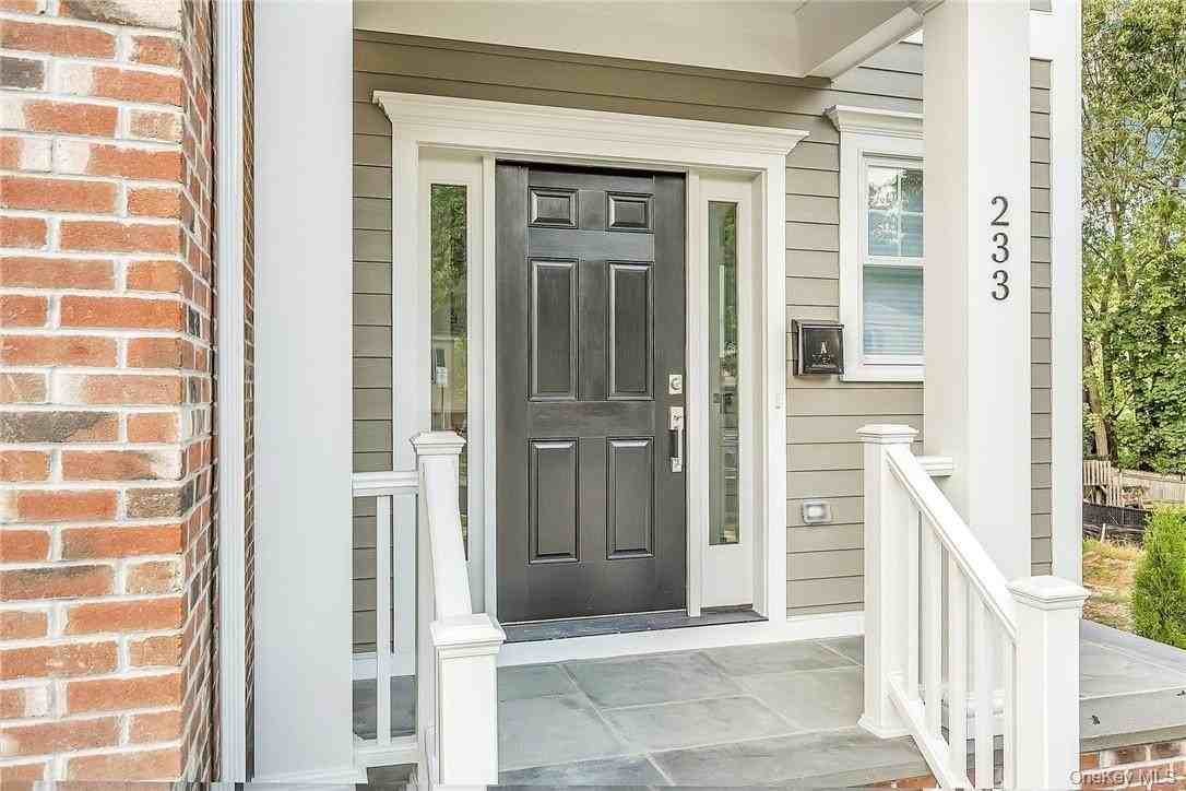 233 Lincoln Ave E Unit B #B - Photo 3 of 36