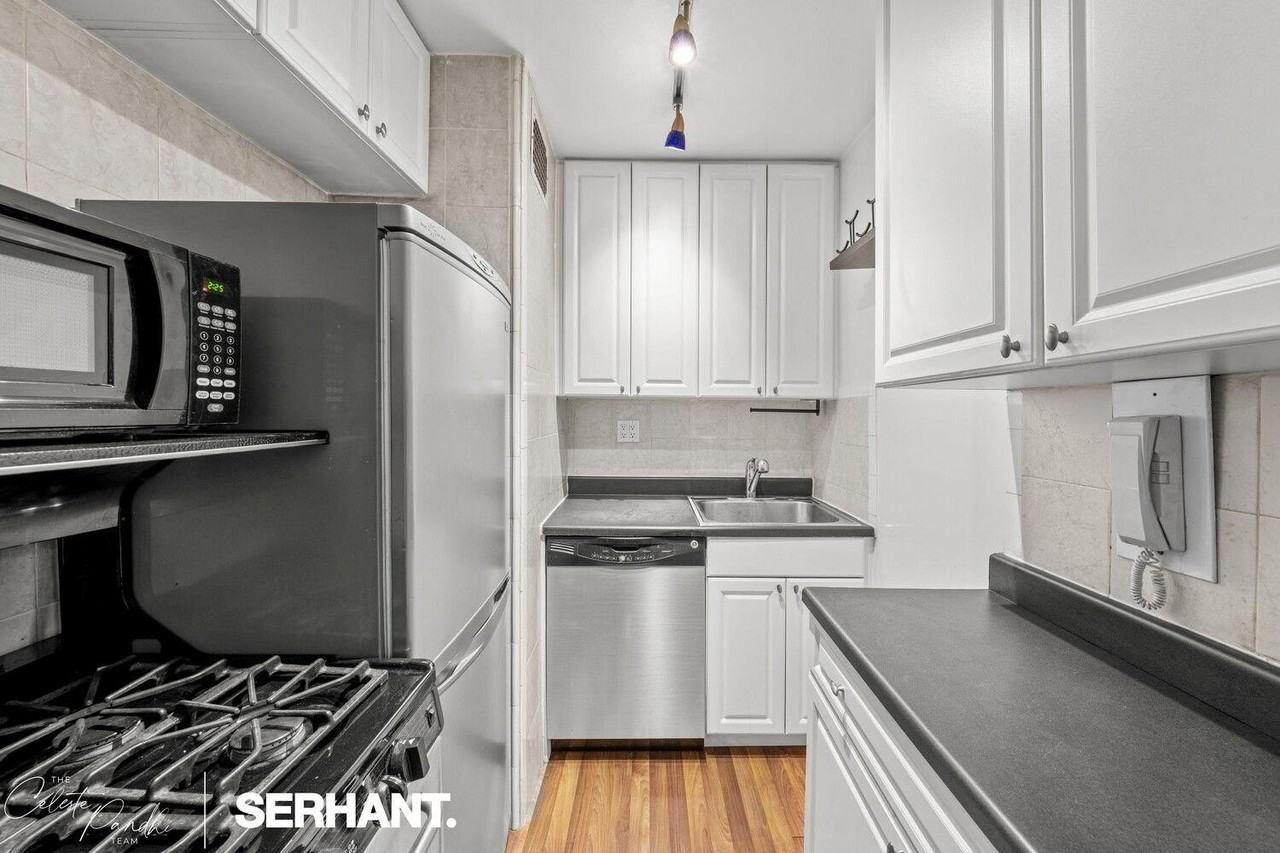 301 E 63rd St Apt 4d #4D - Photo 7 of 31