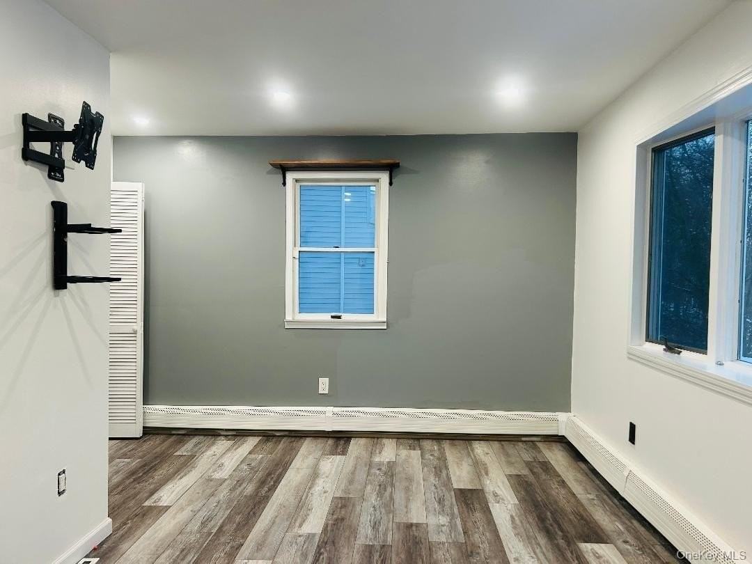 67 Schneider Ave - Photo 4 of 17