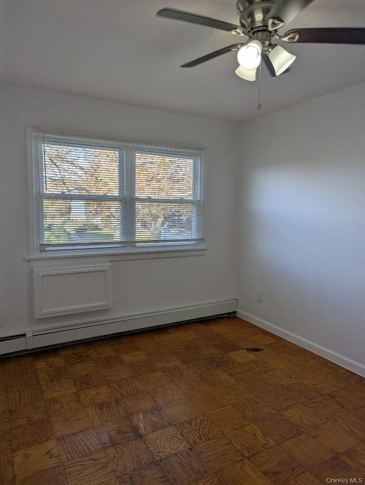 11A Hemlock Dr Apt 8 #8 - Photo 5 of 13