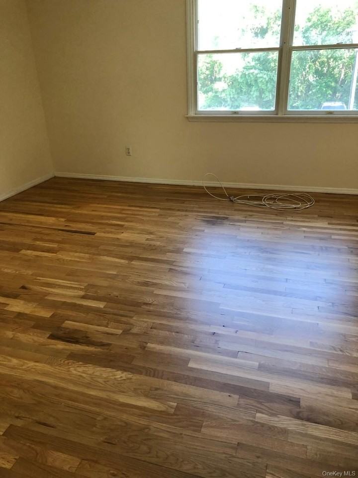 124 Sylvan Ave - Photo 7 of 9