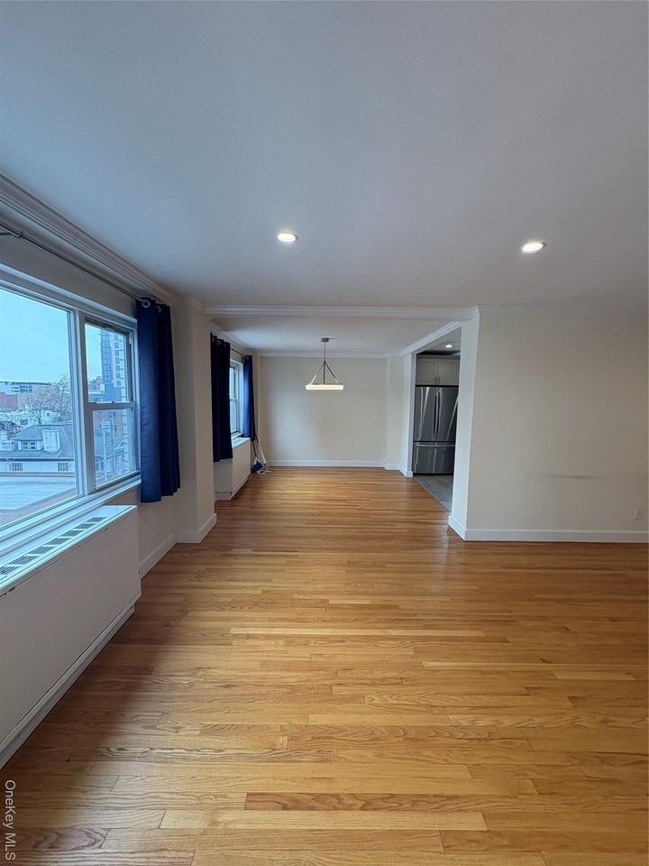 300 Martine Ave Apt 6j #6J - Photo 3 of 12