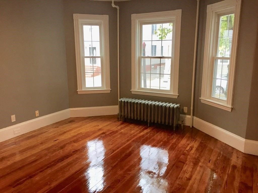 671 E 8th St Apt 1a #1A - Photo 3 of 9