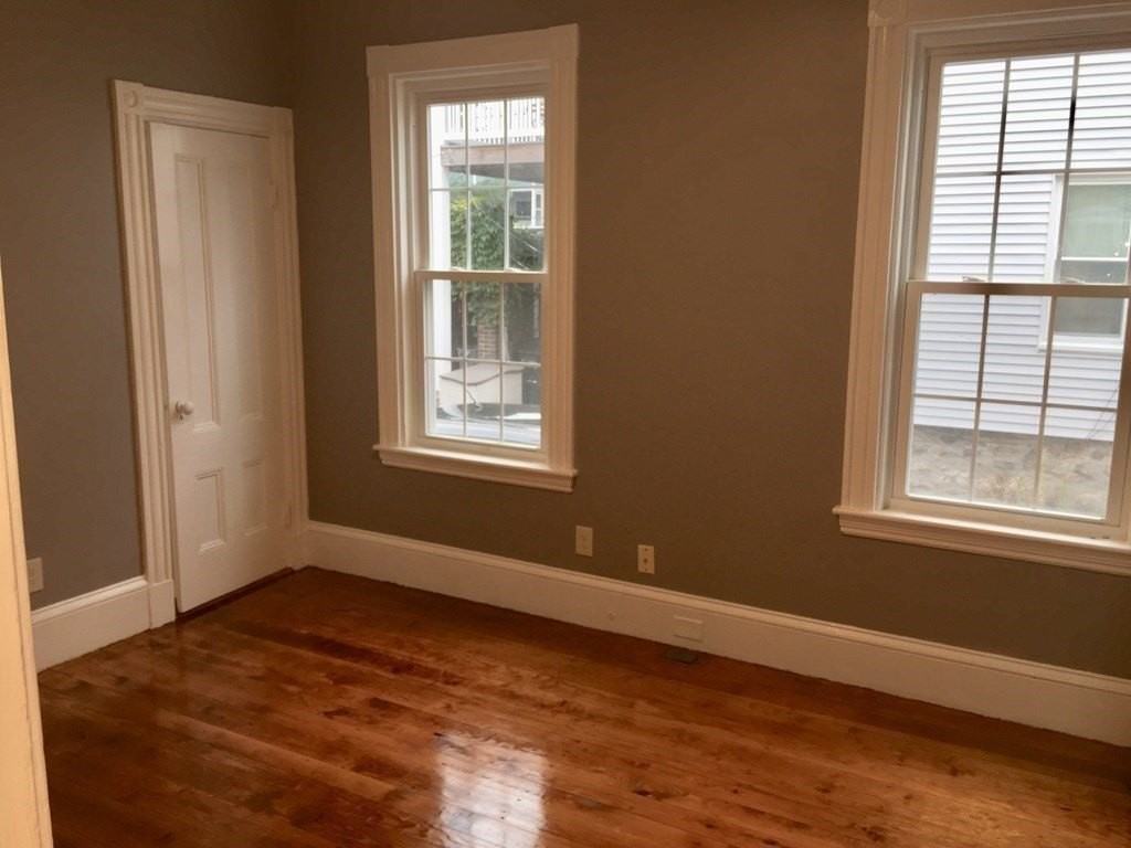 671 E 8th St Apt 1a #1A - Photo 5 of 9