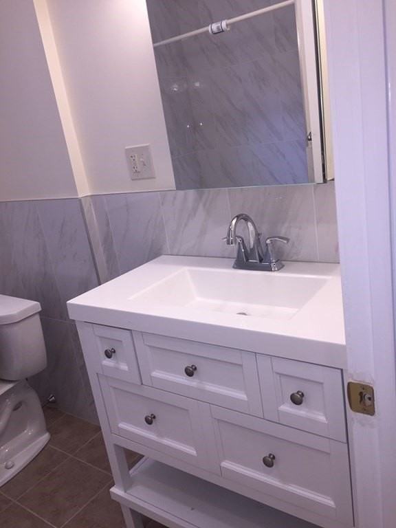 671 E 8th St Apt 1a #1A - Photo 7 of 9