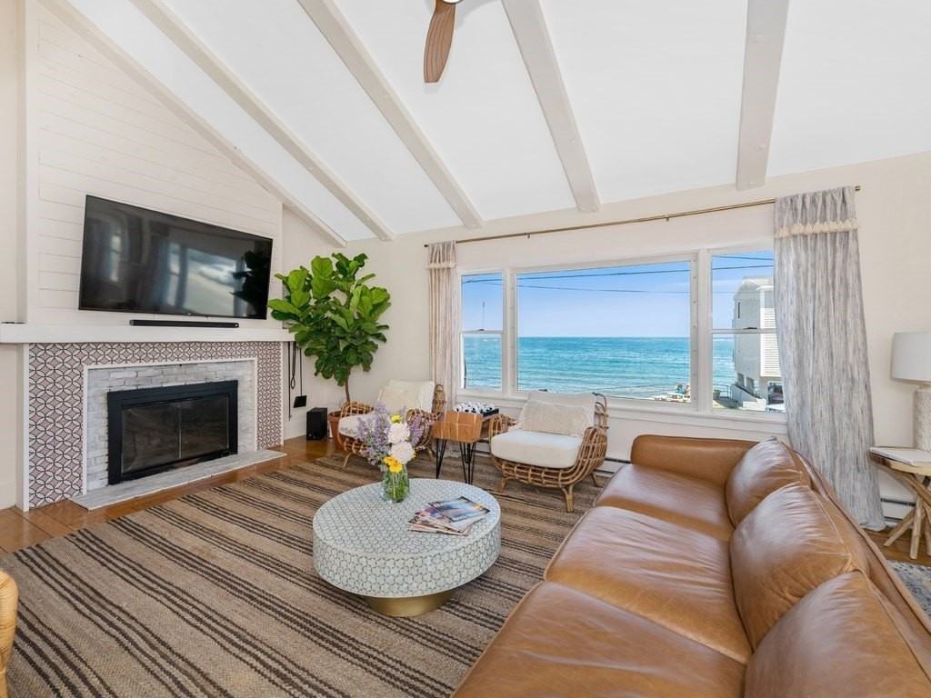 8 Beach St - Photo 3 of 26