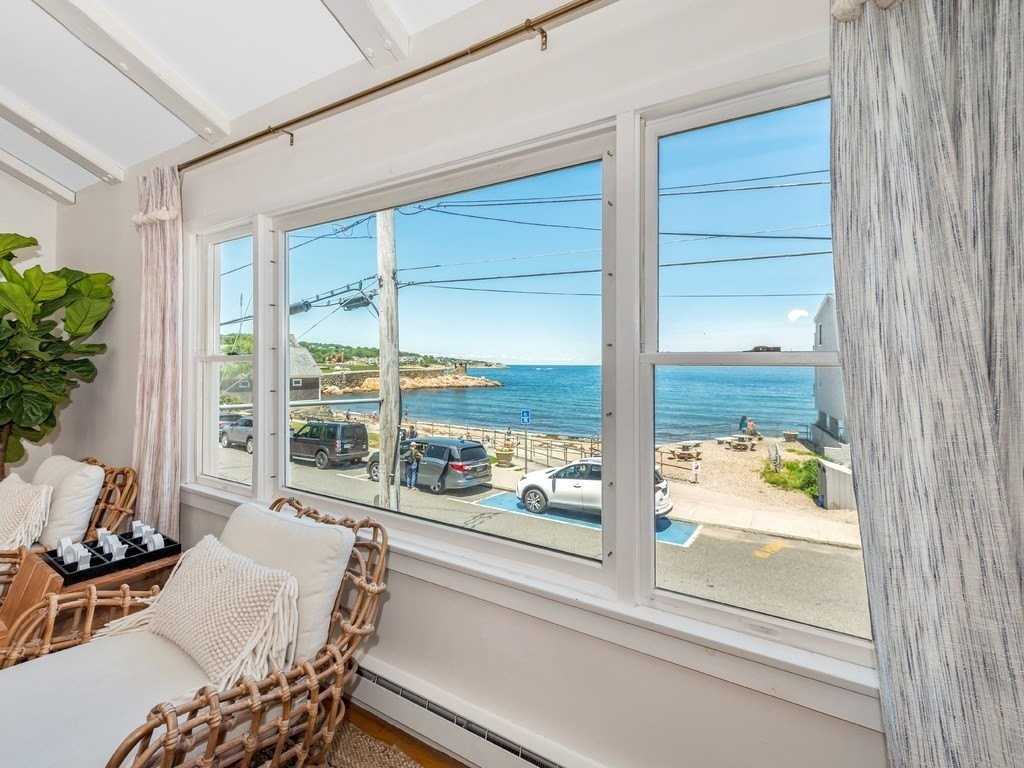 8 Beach St - Photo 4 of 26