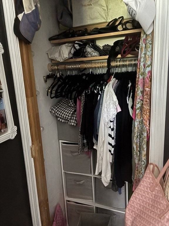 825 E 2nd St Apt 3 #3 - Photo 4 of 9