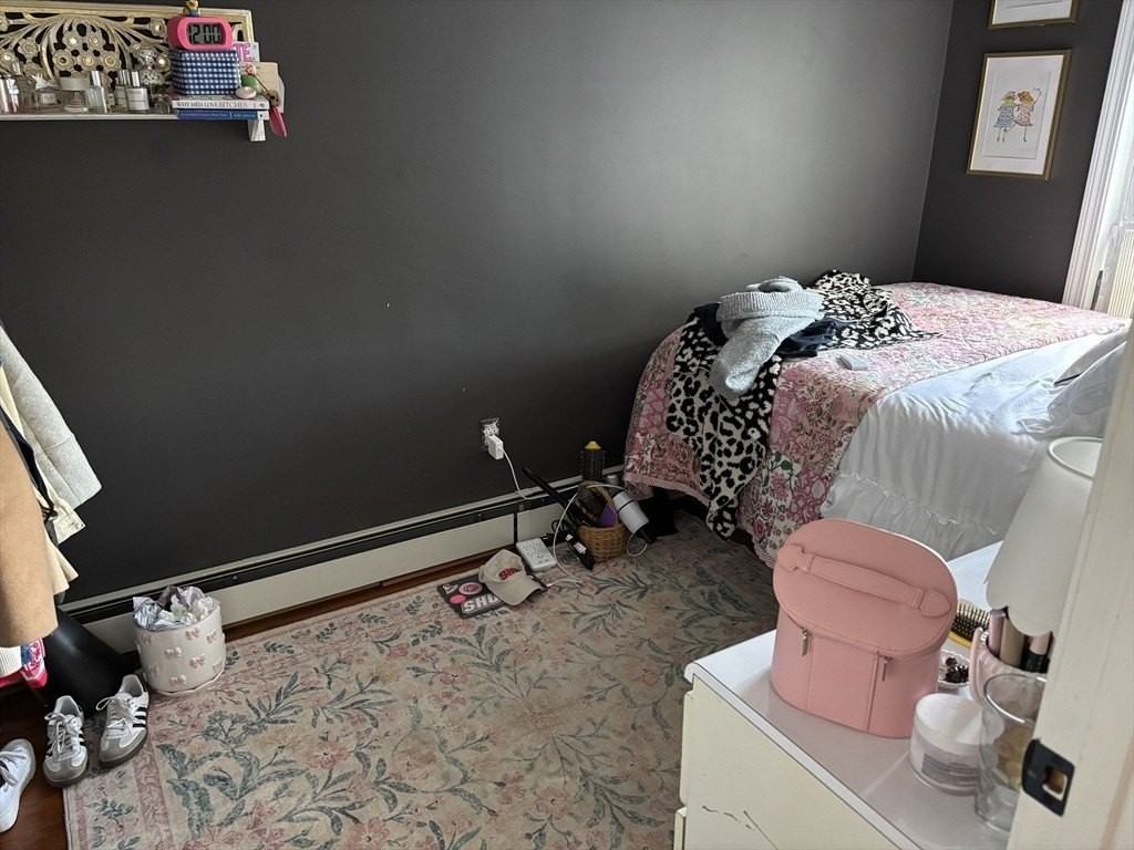 825 E 2nd St Apt 3 #3 - Photo 5 of 9