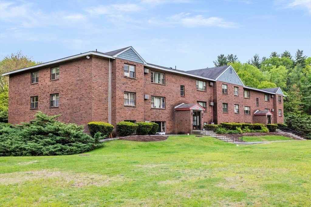 50 Spencer Rd Apt 24 #24 - Photo 2 of 28