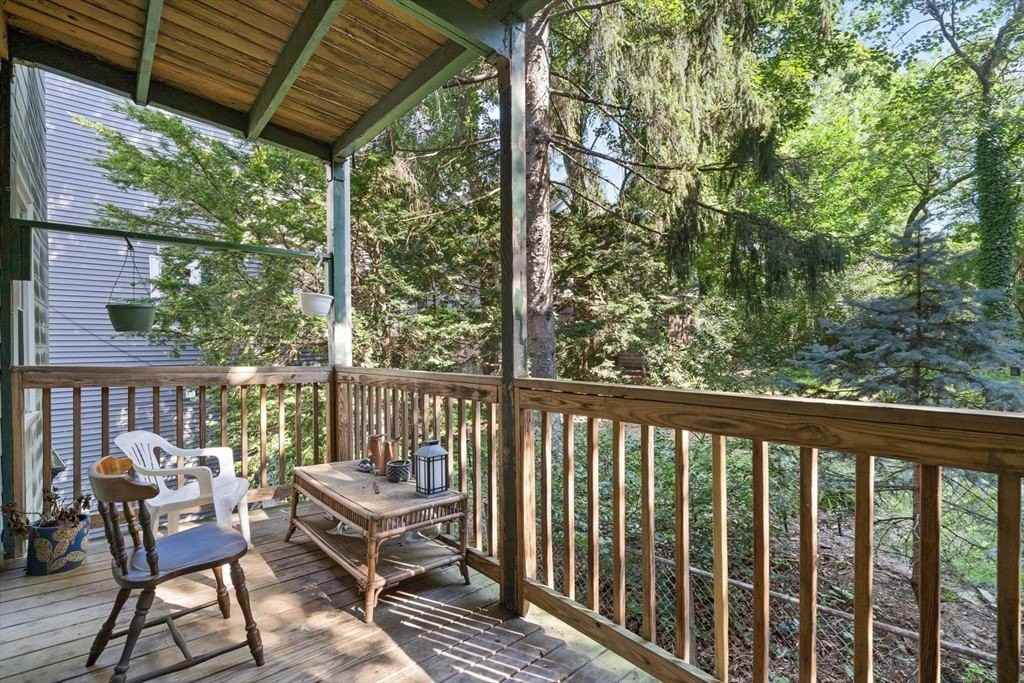 427 Medford St Apt 2 #2 - Photo 3 of 13