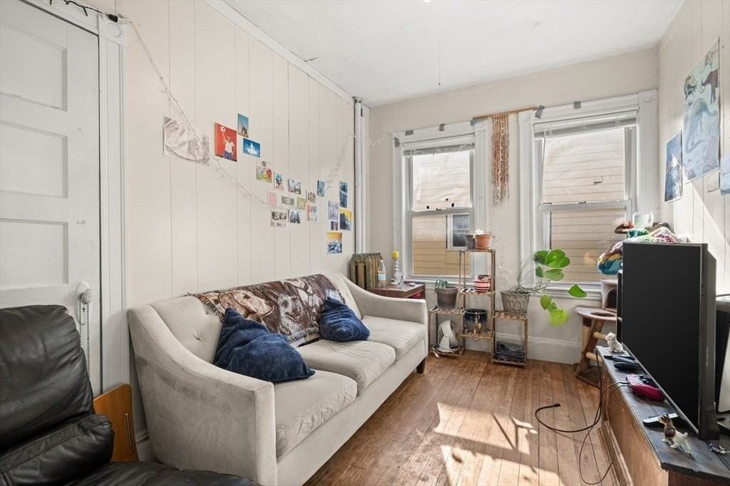 427 Medford St Apt 2 #2 - Photo 6 of 13