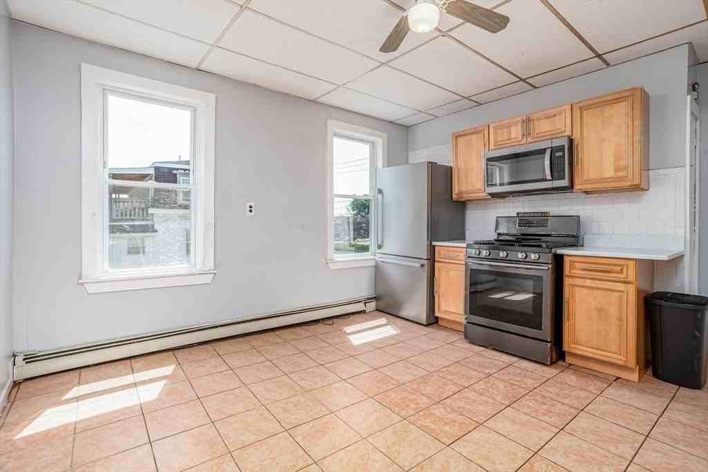 155 Salem St Apt 4 #4 - Photo 5 of 26