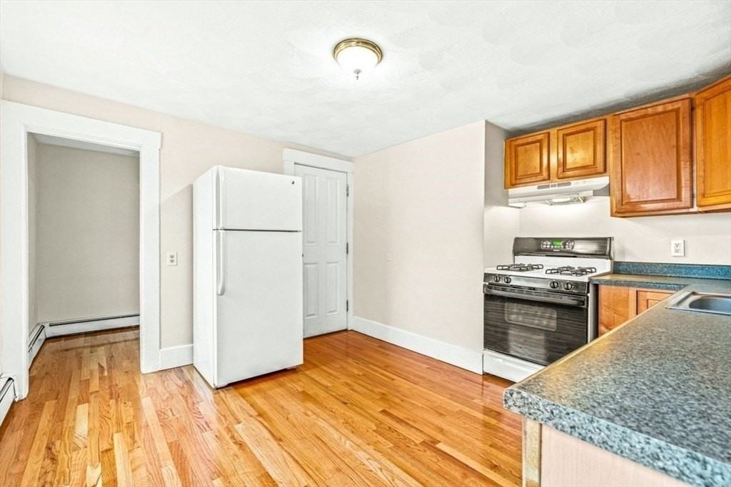 27 W Wyoming Ave Apt 3 #3 - Photo 7 of 14